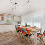 بيت للعطل Traumhafte Mit Sauna, Whirlpool, Privatpool, Babybett, Billard, Bbq Kaštelir
