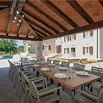 Traumhafte Mit Sauna, Whirlpool, Privatpool, Babybett, Billard, Bbq بيت للعطل