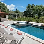 Traumhafte Mit Sauna, Whirlpool, Privatpool, Babybett, Billard, Bbq Kaštelir