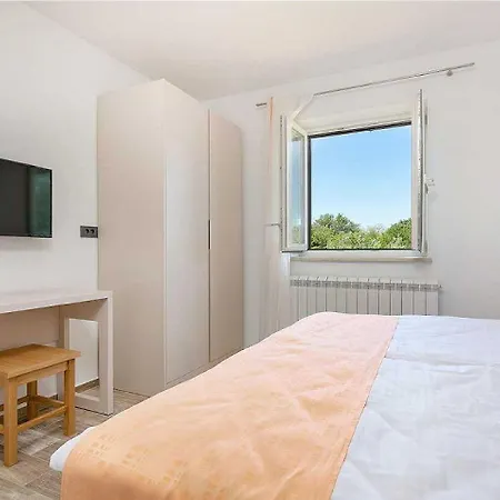 Дом отдыха Traumhafte Mit Sauna, Whirlpool, Privatpool, Babybett, Billard, Bbq