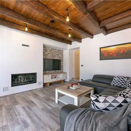 Traumhafte Mit Sauna, Whirlpool, Privatpool, Babybett, Billard, Bbq Kaštelir