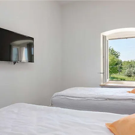 בית נופש Traumhafte Mit Sauna, Whirlpool, Privatpool, Babybett, Billard, Bbq