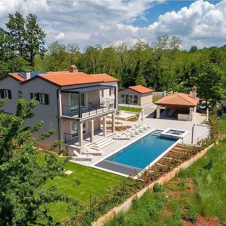 Traumhafte Mit Sauna, Whirlpool, Privatpool, Babybett, Billard, Bbq Kaštelir